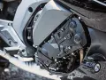 Dettaglio motore moto. Potrei mettere una batteria con più ampere per più potenza?