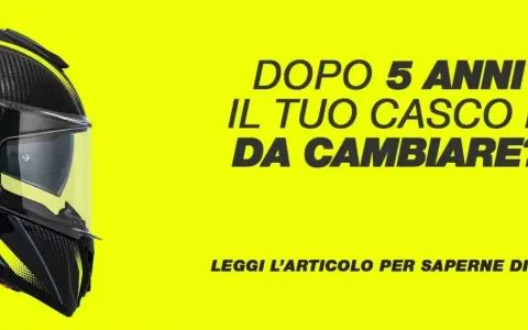 Casco moto in carbonio con dettagli gialli. Dopo 5 anni dall'anno produzione, è ora di cambiarlo? Leggi l'articolo!