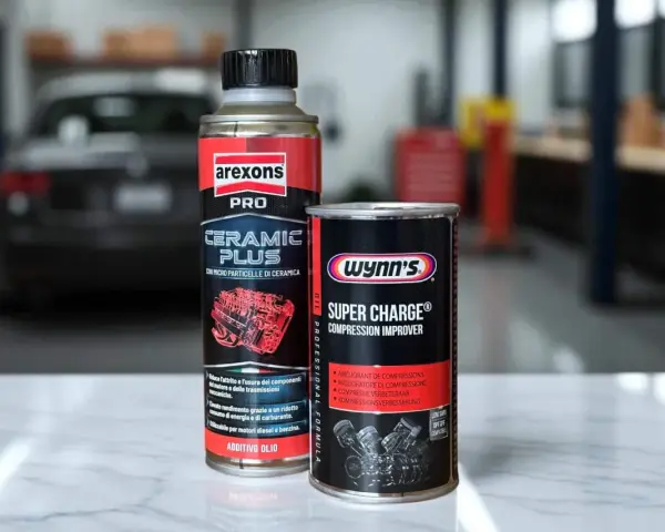 Additivi olio motore funzionano: flacone Arexons Ceramic Plus e lattina Wynn's Super Charge, per migliorare prestazioni e ridurre usura.