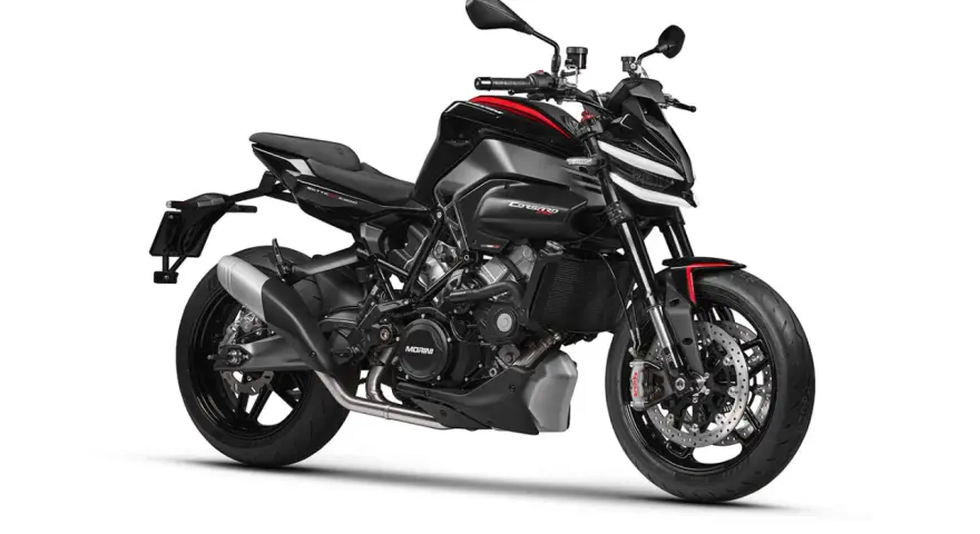 Morini Corsaro Sport nera con dettagli rossi, un design aggressivo e sportivo.