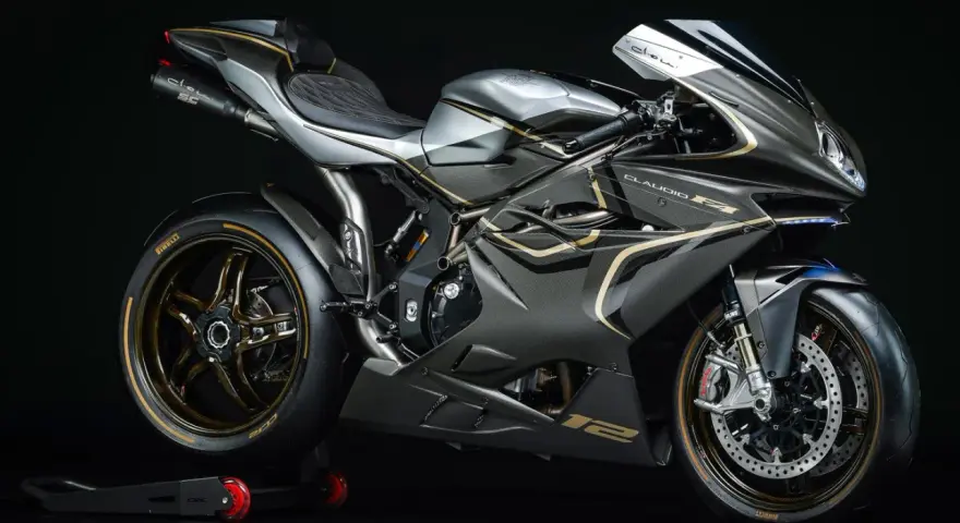 MV Agusta F4 Claudio, una moto sportiva nera e grigia con dettagli dorati, su un cavalletto.