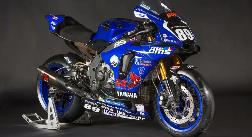 Yamaha R1 SBK blu con numero 89, pronta per la pista.