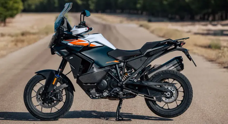 KTM 1290 Super Adventure R, una maxi enduro pronta per l'avventura su ogni terreno.