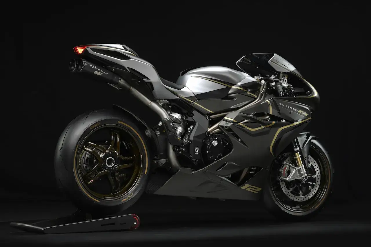 MV Agusta F4 Claudio, un capolavoro di ingegneria e design, con livrea grigio antracite e dettagli oro.
