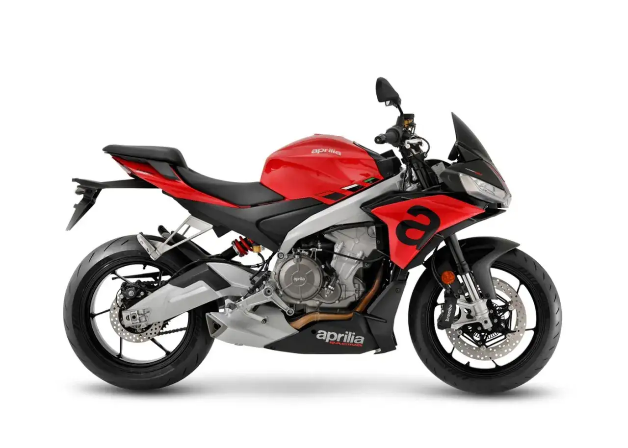 Aprilia Tuono 660 Factory rossa e grigia, pronta a scatenare il tuono.